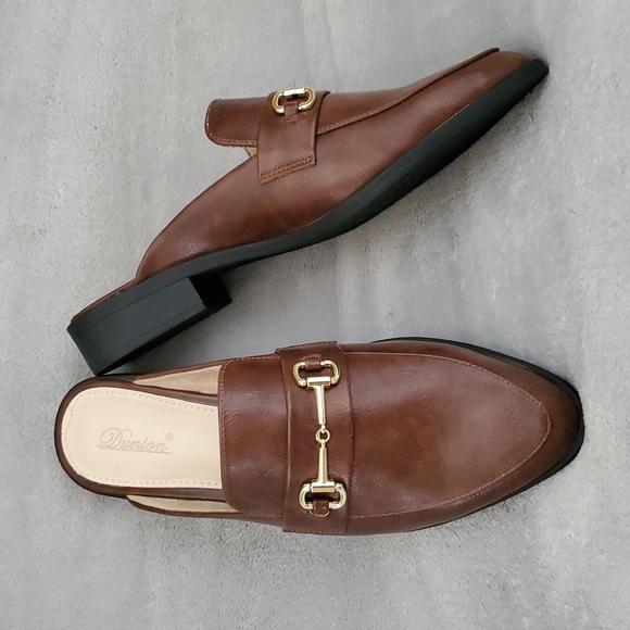 🆕️ DUNION Faux Leather Gold Chain Accent Slip-On Loafers WOMENS SIZE: 10M - Picture 1 of 9